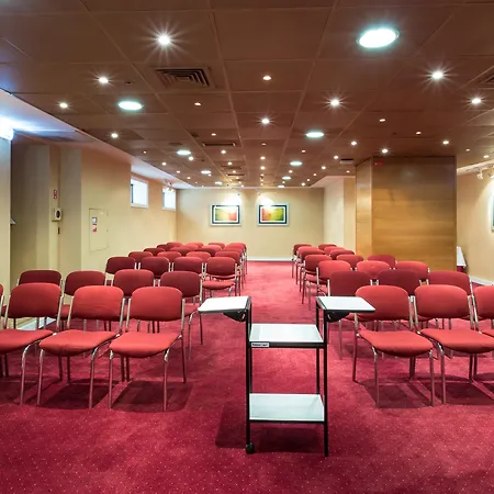 מלון Radisson Blu 4*